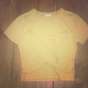 Hey! I’m selling a new Ardene crop top!!!